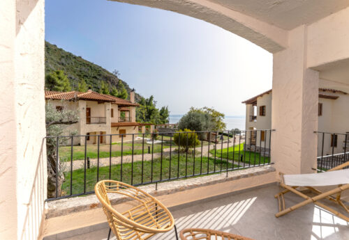 ריטריט וולנס על הים ביוון עם לינדה ודלית